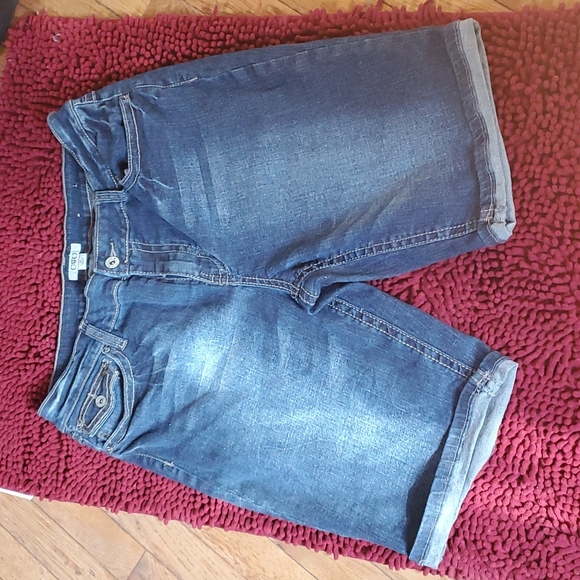Ladies shorts - Picture 2 of 3